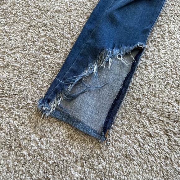 Fashion Nova Stretchy Distressed Fashion Jeans / Jegging - Picture 6 of 6